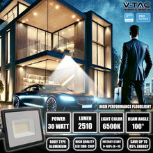 Carica l'immagine nel visualizzatore di Gallery, V-TAC Faro LED da Esterno 30W Nero - [Chip Samsung - Alte Perfomance, Bassi Consumi] - 2510 Lumen - IP65 - Proiettore Fa