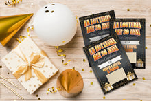 Carica l'immagine nel visualizzatore di Gallery, 12 Gratta e Vinci Personalizzato Gioco Compleanno - La Lotteria del 30enne - Bigliettini Grattabili Per Intrattenere Gli