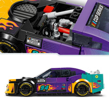 Carica l&#39;immagine nel visualizzatore di Gallery, LEGO Speed Champions NASCAR Next Gen Chevrolet Camaro ZL1, Modellino di Auto da Costruire, Macchina Giocattolo da Collezione con Minifigure del Pilota, Giochi per Bambini e Bambine da 9 Anni 76935