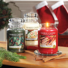 Carica l'immagine nel visualizzatore di Gallery, YANKEE CANDLE Candele In Giara, Cannelle Scintillante, Grande