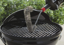 Carica l'immagine nel visualizzatore di Gallery, Weber Spazzola triangolare per barbecue, 30 cm