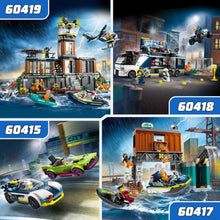 Carica l'immagine nel visualizzatore di Gallery, LEGO City Inseguimento della Macchina da Corsa, Set con 2 Modellini di Auto da Costruire della Polizia, Giocattolo per Bambini e Bambine da 6 Anni in su con Veicolo di Emergenza e 2 Minifigure 60415