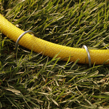Carica l'immagine nel visualizzatore di Gallery, GardenMate®, picchetti di fissaggio da giardino, in metallo zincato, da 150 mm, a forma di U, ideali per fissare tessuti