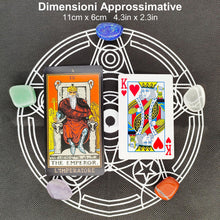 Carica l'immagine nel visualizzatore di Gallery, Pelucton Tarocchi Carte Italiano con Manuale per Principianti, Tarocchi Classici con Numeri Moderni e Nomi delle Carte in Italiano e in Inglese.