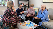 Carica l'immagine nel visualizzatore di Gallery, Asmodee - Dixit - Gioco da Tavolo di Immaginazione e Fantasia, 3-8 Giocatori, 8+ Anni, Edizione in Italiano