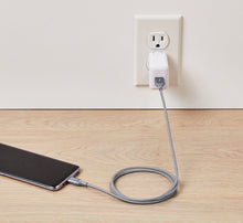 Carica l'immagine nel visualizzatore di Gallery, Amazon Basics USB-A a USB-C Rivestito in Nylon Cavo di Ricarica Rapida, USB 2.0, Velocità di 480Mbps, Certificato USB-IF