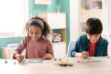 Carica l'immagine nel visualizzatore di Gallery, Ravensburger - CreArt Serie D, Gattino e Farfalla, Dipingere con i Numeri, Kit Pittura Bambini, Tema Animali, Cornice Inclusa, Gioco Educativo, Idea Regalo Bambini 9+ Anni, 26x20 cm