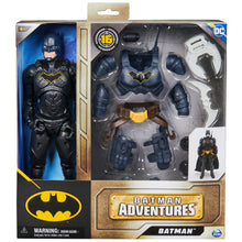 Carica l&#39;immagine nel visualizzatore di Gallery, DC Comics, Action Figure Batman Adventures, Supereroe Giocattolo in Scala, Personaggio Alto 30 cm, con 16 Accessori e 17 Punti di Articolazione, Giochi per Bambini, 4+ Anni