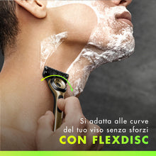 Carica l'immagine nel visualizzatore di Gallery, GilletteLabs Rasoio A Mano Libera Con Barra Esfoliante, 1 Manico + 1 Lametta Di Ricambio, Include Base Magnetica Premium