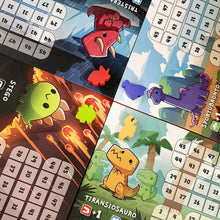 Carica l'immagine nel visualizzatore di Gallery, Asmodee – HAPPY LITTLE DINOSAURS – Carte da Gioco Strategico