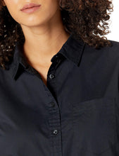 Carica l'immagine nel visualizzatore di Gallery, Amazon Essentials Camicia in Popeline a Maniche Lunghe con Bottoni sul Colletto, Vestibilità Classica Donna, Nero, L