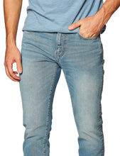 Carica l&#39;immagine nel visualizzatore di Gallery, Amazon Essentials Jeans Slim Fit Uomo, delavé Chiaro, 38W / 32L