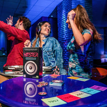 Carica l&#39;immagine nel visualizzatore di Gallery, Rocco Giocattoli Hitster - Yas Games - L’Unico In Italiano | Il Party Games Musicale