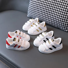 Carica l'immagine nel visualizzatore di Gallery, Scarpe da ginnastica per bambini, design alla moda, bianche, antiscivolo, scarpe casual, scarpe da ginnastica traspirant