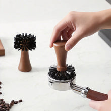 Carica l'immagine nel visualizzatore di Gallery, Spazzola per Pulizia Espresso con Manico in Legno - Setole in Nylon, Pulitore per Portafiltro e Cestello per Uso Domesti