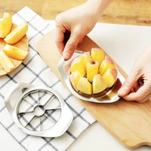 Carica l'immagine nel visualizzatore di Gallery, Affettatrice per mele in acciaio inossidabile Taglierina per frutta e verdura Gadget da cucina Accessori Utensile per ta