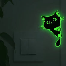 Carica l'immagine nel visualizzatore di Gallery, 1 adesivo da parete verde che si illumina al buio con il simpatico gattino nero - perfetto per decorare l'ingresso di ca