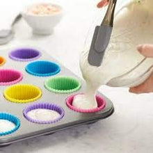 Carica l&#39;immagine nel visualizzatore di Gallery, STAMPI per Dolci in Silicone, 24 PIROTTINI Silicone Muffin E Dolci,...