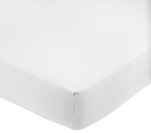 Carica l'immagine nel visualizzatore di Gallery, AmazonBasics - Lenzuolo king con angoli, Policotone 180 x 200 x 30 cm, Bianco