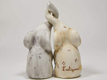 Carica l&#39;immagine nel visualizzatore di Gallery, Coppia elefanti in ceramica intrecciati fatti e decorati a mano - Ilgrandebazar