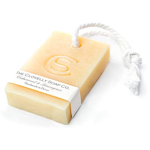 Clovelly Soap Co Saponetta con cordino al legno di cedro e citronella per...