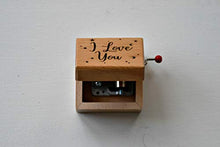 Carica l&#39;immagine nel visualizzatore di Gallery, Piccolo carillon in legno di qualità con la melodia La vie en rose e... - Ilgrandebazar