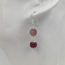 Carica l&#39;immagine nel visualizzatore di Gallery, Orecchini in argento e agata rosa venata, pallina sfaccettata di 8 mm
