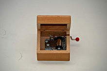 Carica l&#39;immagine nel visualizzatore di Gallery, Piccolo carillon in legno di qualità con la melodia del film Il Signore... - Ilgrandebazar