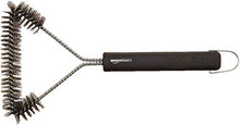 Carica l'immagine nel visualizzatore di Gallery, Amazon Basics - Spazzola a 3 lati per barbecue, 30.5 cm