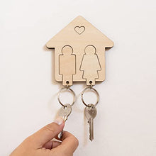 Carica l&#39;immagine nel visualizzatore di Gallery, LAC Portachiavi Coppia Lui e Lei in Legno | Portachiavi Casa Nuova Regalo Coppia Amore | Portachiavi Prima Casa Idee Regalo Anniversario Matrimonio | Portachiavi Donna Uomo Regali Natale
