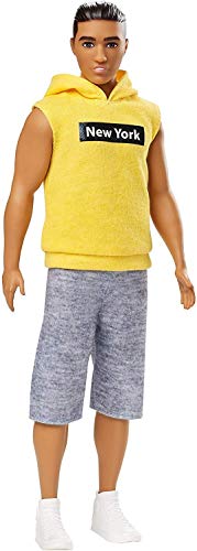 Barbie-GDV14 Ken Bambola con Felpa Gialla e Pantaloncini, Bambini di 3+... - Ilgrandebazar