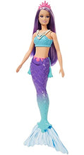 Carica l&#39;immagine nel visualizzatore di Gallery, Barbie - Dreamtopia Sirena Bambola capelli viola con coda blu e viola sfumati e coroncina, Giocattolo per Bambini 3+ Anni, HGR10