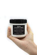 Carica l'immagine nel visualizzatore di Gallery, Davines Oi Condizionatore - 250 ml