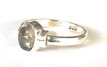 Carica l&#39;immagine nel visualizzatore di Gallery, Shanya - Anello in argento sterling realizzato a mano, con labradorite... - Ilgrandebazar