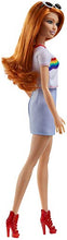 Carica l&#39;immagine nel visualizzatore di Gallery, Barbie- Fashionista, Bambola Bionda con Maglietta Stampa Arcobaleno e Gonna... - Ilgrandebazar