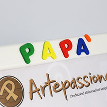 Carica l&#39;immagine nel visualizzatore di Gallery, Cornici per foto in legno con la scritta Papà TVB e decorata cuoricini,... - Ilgrandebazar