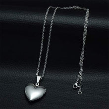 Carica l&#39;immagine nel visualizzatore di Gallery, PAURO - Collana da donna in acciaio inox con medaglione a forma di cuore - Ilgrandebazar