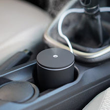 Carica l'immagine nel visualizzatore di Gallery, Diffusore di aromi agli oli essenziali Umidificatore a nebbia fredda per auto ufficio viaggio con luci colorate (alimentato tramite USB 60 ml)