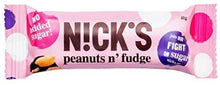 Carica l'immagine nel visualizzatore di Gallery, NICKS Peanut n Fudge, barretta di cioccolato al latte con arachidi e caramelle, senza zuccheri aggiunti, senza glutine, 20 x 40g