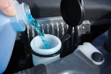 Carica l'immagine nel visualizzatore di Gallery, Ma-Fra Mafra 8005553012434 Cristalbel Artic-70°C Liquido, Detergente Anticongelante per Vaschette Tergicristallo, Azione Sgrassante Anticalcare, Resiste alle Basse Temperature Senza Congelare