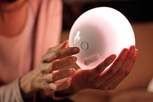 Carica l&#39;immagine nel visualizzatore di Gallery, Philips Lighting Go, White and Color Ambiance, Lampada Portatile, Bianco,... - Ilgrandebazar
