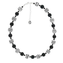 Carica l&#39;immagine nel visualizzatore di Gallery, Venetiaurum - Collana Girocollo Donna Con Perle In Vetro Originale Di Murano...