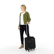 Carica l&#39;immagine nel visualizzatore di Gallery, AmazonBasics - Trolley morbido con rotelle girevoli, 53 cm, dimensioni Nero