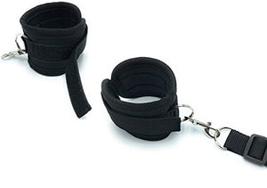 BONDAGERIE® Kit letto con Manette, Morbide e Imbottite, regolabili e Nero - Ilgrandebazar