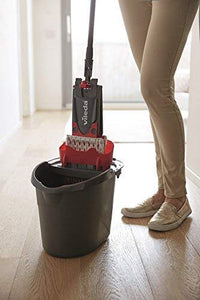 Vileda Revolution Sistema Lavapavimenti con Secchio, Strizzatore e Piastra, con 2 Panni in Microfibra, Nero/Rosso