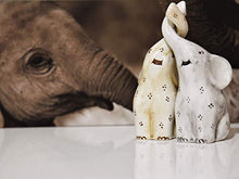 Carica l&#39;immagine nel visualizzatore di Gallery, Coppia elefanti in ceramica intrecciati fatti e decorati a mano - Ilgrandebazar