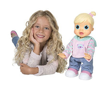 Carica l&#39;immagine nel visualizzatore di Gallery, IMC Toys 96325IMIT - Baby Wow Zoe Impara a Camminare (Lingua Italiana) viola - Ilgrandebazar