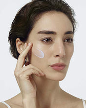 Carica l'immagine nel visualizzatore di Gallery, L'Oréal Paris Crema Viso Giorno Revitalift Filler, Azione Antirughe Rivolumizzante con Acido Ialuronico Concentrato, 50 ml