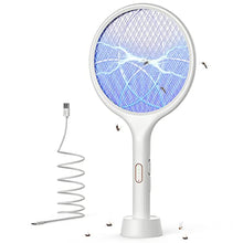 Carica l'immagine nel visualizzatore di Gallery, YISSVIC Racchetta Zanzare Elettrica 4000V con USB Ricaricabile e LED 2 in 1, 1500mAh Protezione Maglia a 3 Strati Adatto per Casa Giardino Campeggio Interni ed Esterni, Bianco
