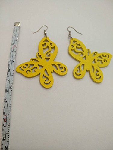 Orecchini realizzati in legno intagliati farfalle gialle simil pizzo
